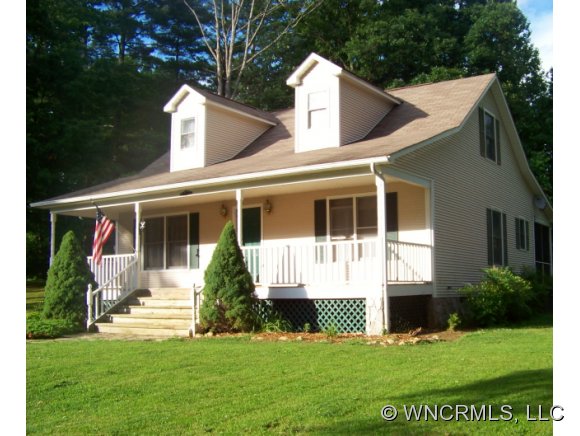 118 Paradise Cir, Clyde, NC 28721 photo 1