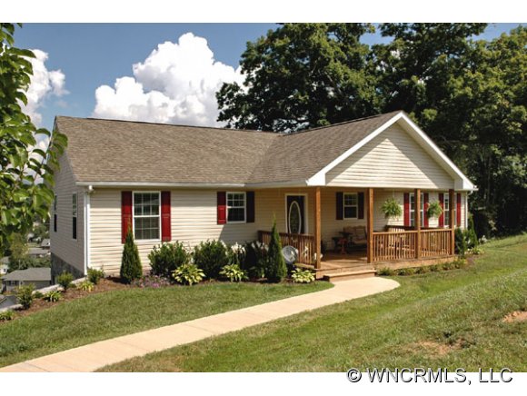 121 Crestview St, Canton, NC 28716 photo 1