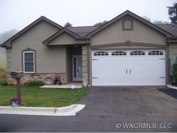 40 Cross Winds Dr, Clyde, NC 28721 photo 1