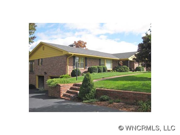 35 Johnson Dr, Canton, NC 28716 photo 1