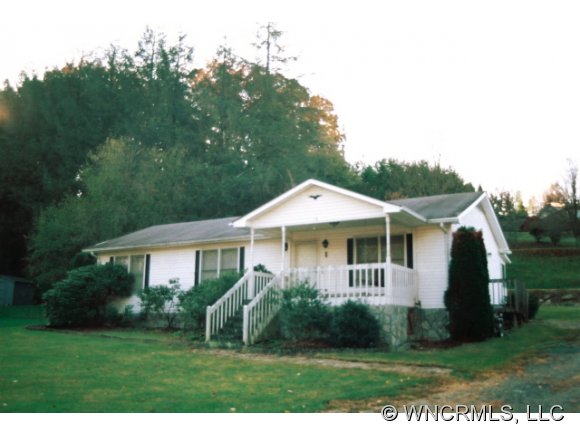 14 Johnson Dr, Canton, NC 28716 photo 1