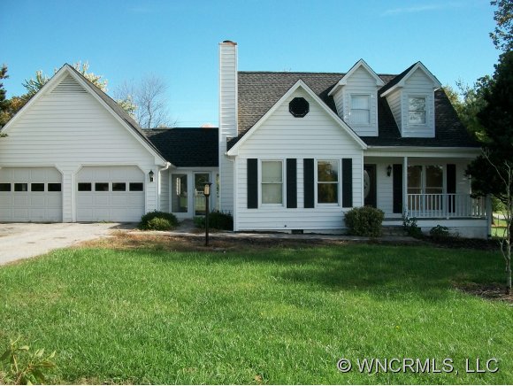 24 Pine Tree Ln, Flat Rock, NC 28731 photo 1