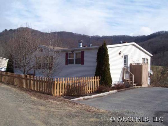 30 Austin Rd, Clyde, NC 28721 photo 1
