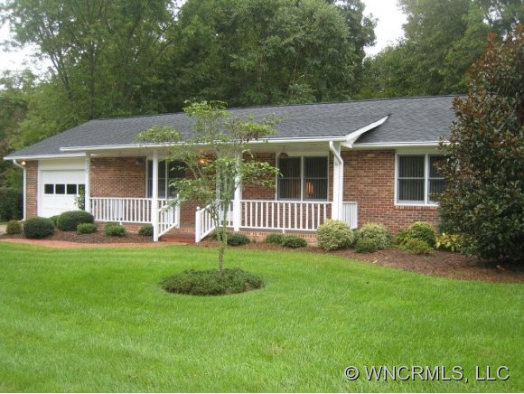 320 Resada Dr, Brevard, NC 28712 photo 1
