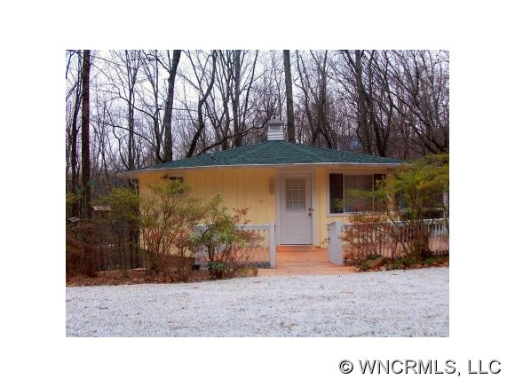 185 E Park Dr, Tryon, NC 28782 photo 1