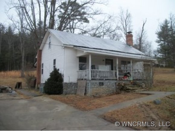 322 Stepp Rd, Hendersonville, NC 28792 photo 1