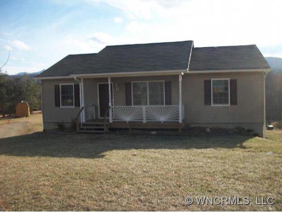 6 Loop Rd, Candler, NC 28715 photo 1