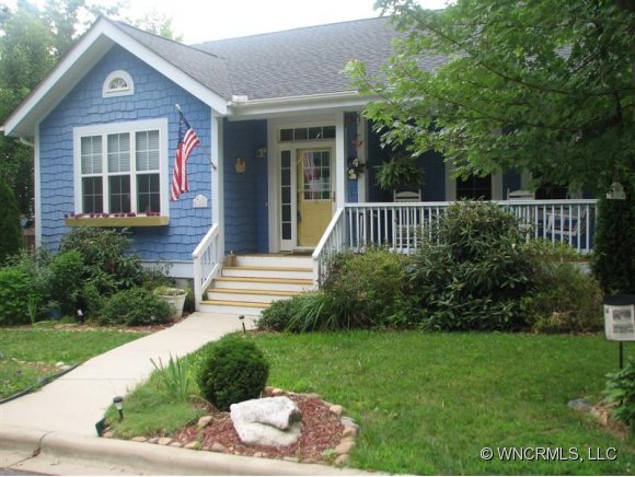 106 S Inglenook, Flat Rock, NC 28731 photo 1