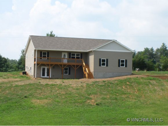 243 Eagle View Ln, Marshall, NC 28753 photo 1