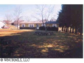 324 James St, Clyde, NC 28721 photo 1