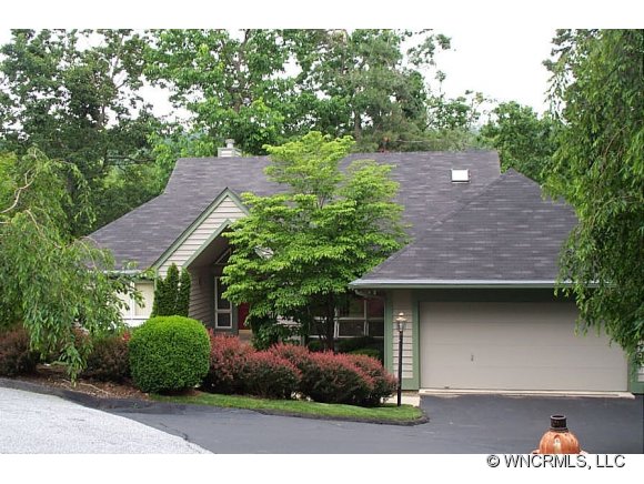 136 Forest View Dr, Flat Rock, NC 28731 photo 1