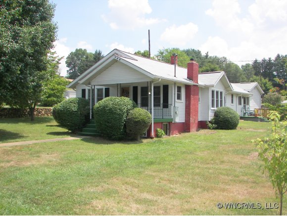107 Painter St, Canton, NC 28716 photo 1
