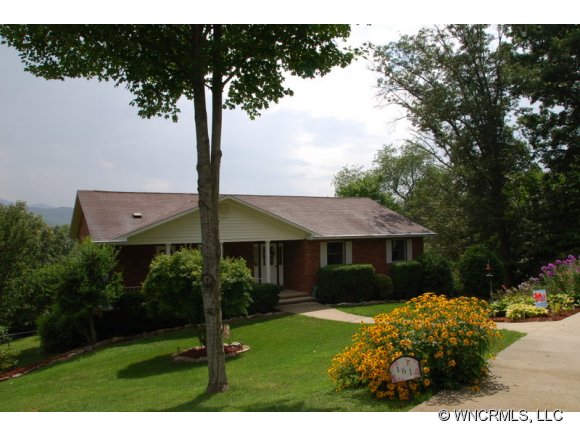 161 Pinecrest Way, Clyde, NC 28721 photo 1