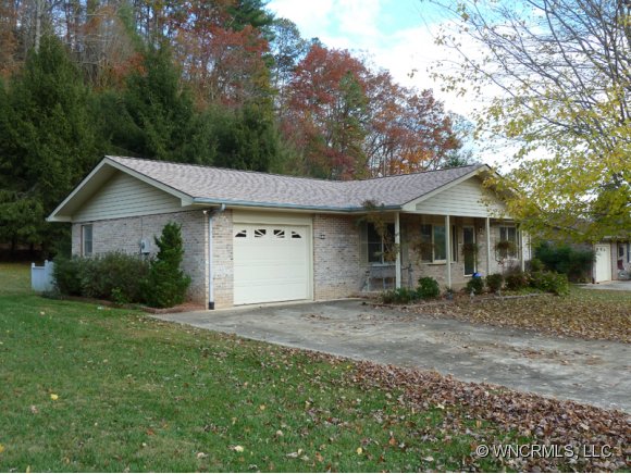 92 Resada Dr, Brevard, NC 28712 photo 1