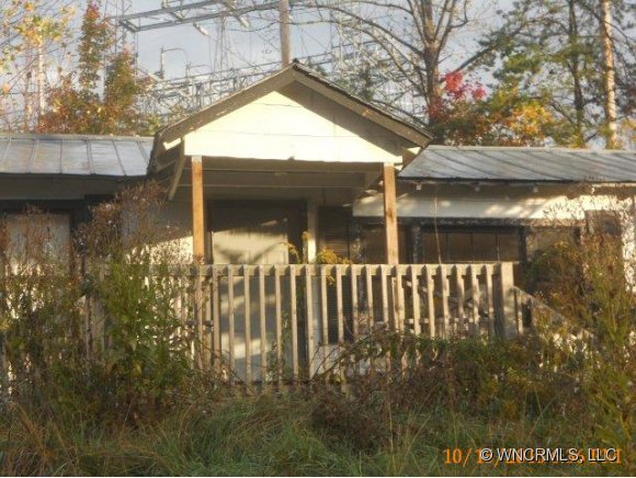 98 Walnut, Marshall, NC 28753 photo 1