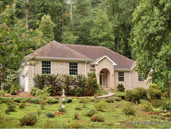 205 Rickel Dr, Hendersonville, NC 28739 photo 1