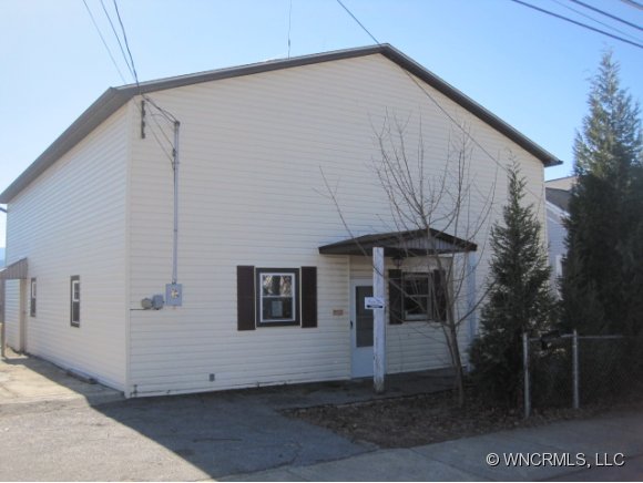 180 Academy, Canton, NC 28716 photo 1