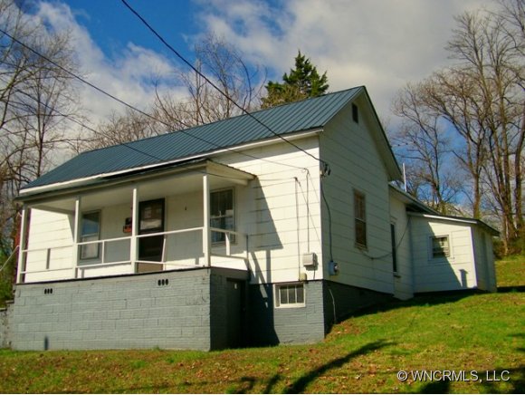 57 Maple Ave, Marion, NC 28752 photo 1