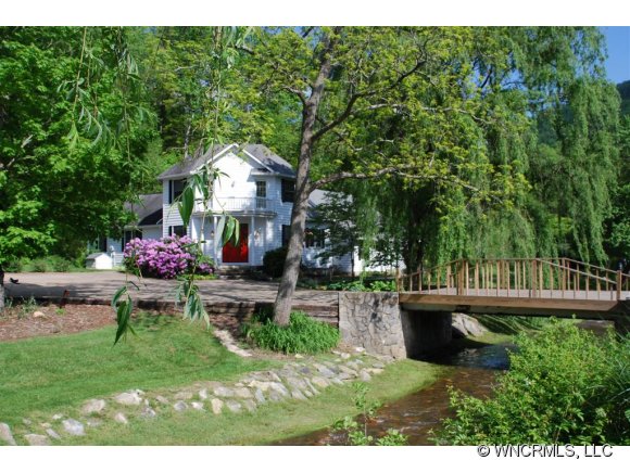 934 Upper Crabtree Rd, Clyde, NC 28721 photo 1