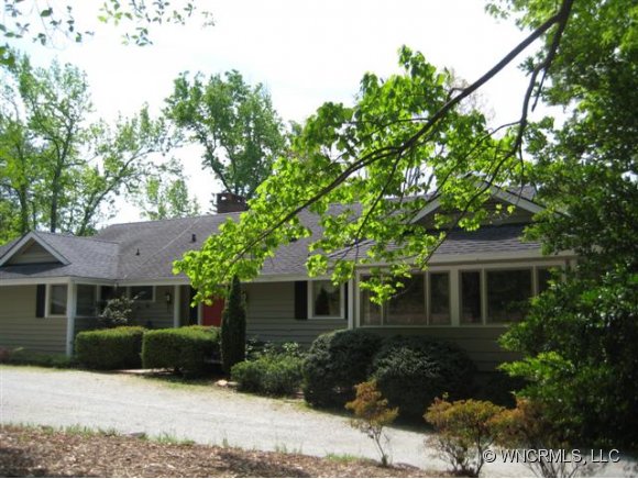 77 Pampas Ln, Tryon, NC 28782 photo 1