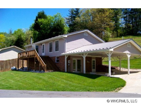 143 Pebblebrook St, Clyde, NC 28721 photo 1