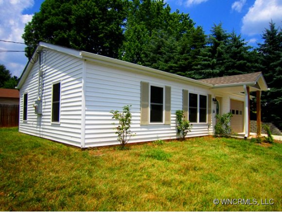 7 Collette St, Canton, NC 28716 photo 1
