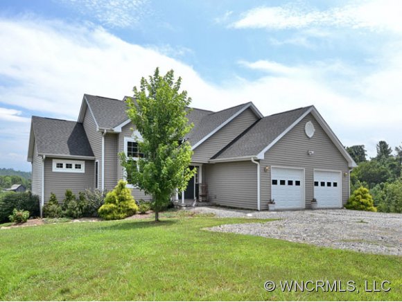 362 Webb Dr, Marshall, NC 28753 photo 1