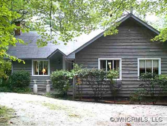 625 Wilderness Rd, Tryon, NC 28782 photo 1