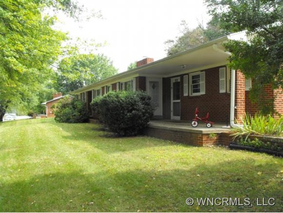 111 Smathers St, Clyde, NC 28721 photo 1