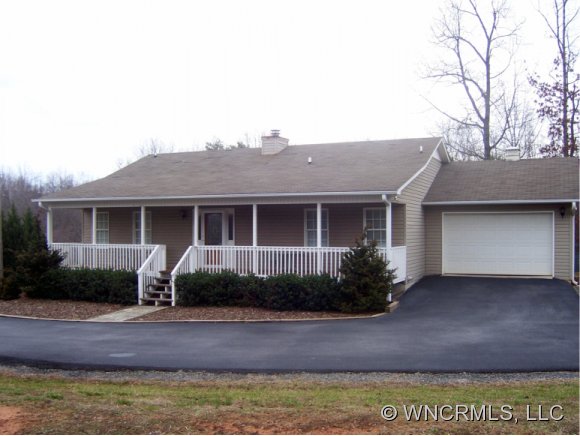 55 Hunters Trl, Tryon, NC 28782 photo 1
