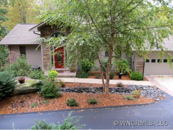 900 Tsisqua Cir, Brevard, NC 28712 photo 1