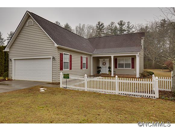 185 Cambridge Dr, Brevard, NC 28712 photo 1