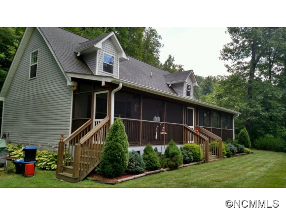 861 Safari Dr, Sylva, NC 28779 photo 1