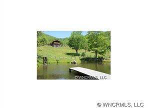 672 Rockcliffe Ln, Clyde, NC 28721 photo 1