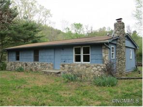 490 Mcdevitt Rd, Marshall, NC 28753 photo 1