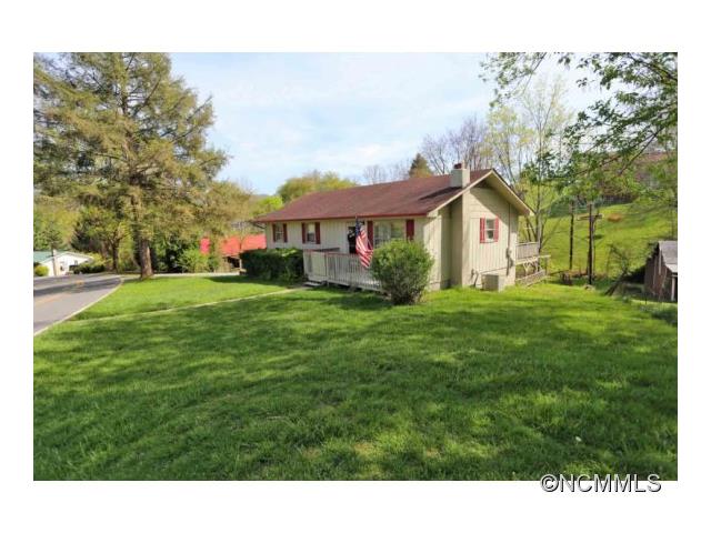 452 Lee Rd, Clyde, NC 28721 photo 1