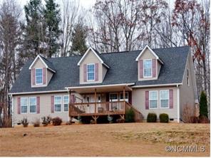 119 Queens Ct, Saluda, NC 28773 photo 1