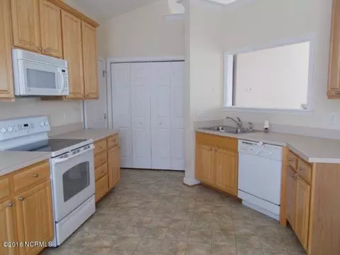 690 E Pipers Gln, Shallotte, NC 28470 photo 5