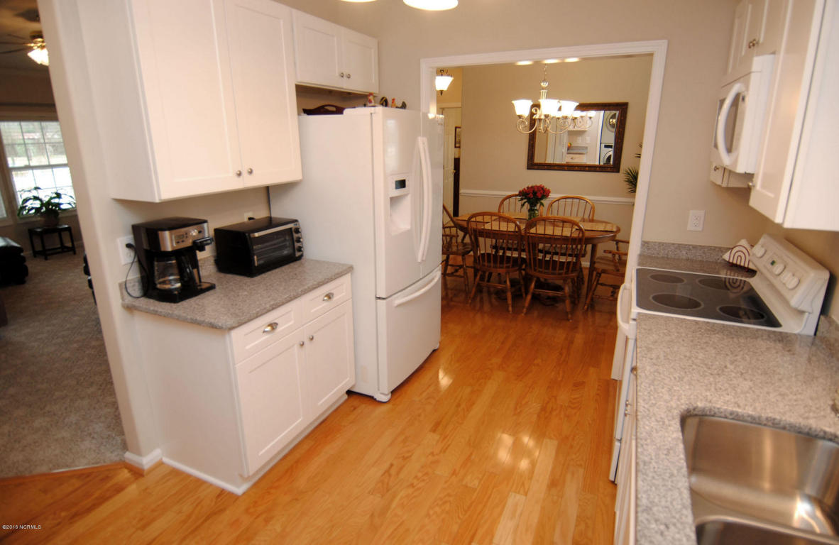 100 Royal Oaks Dr, Hampstead, NC 28443 photo 4
