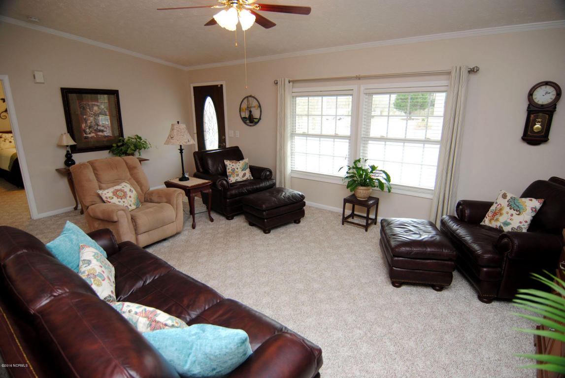 100 Royal Oaks Dr, Hampstead, NC 28443 photo 8