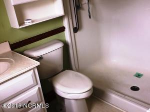 6395 Point Caswell Rd, Atkinson, NC 28421 photo 9