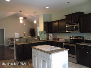 814 Hoover Rd, Hampstead, NC 28443 photo 2