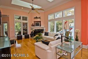 409 Emerald Plantation Rd, Emerald Isle, NC 28594 photo 2