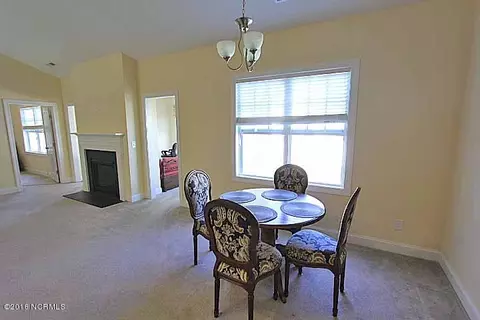 473 Landsdowne Cir, Hampstead, NC 28443 photo 3