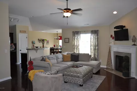 705 Emerald Park Dr, Winterville, NC 28590 photo 3