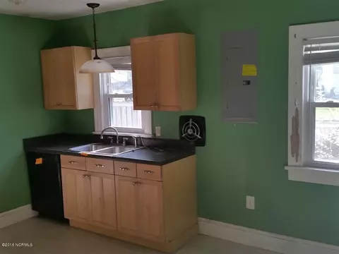 243 4th St, Ayden, NC 28513 photo 5
