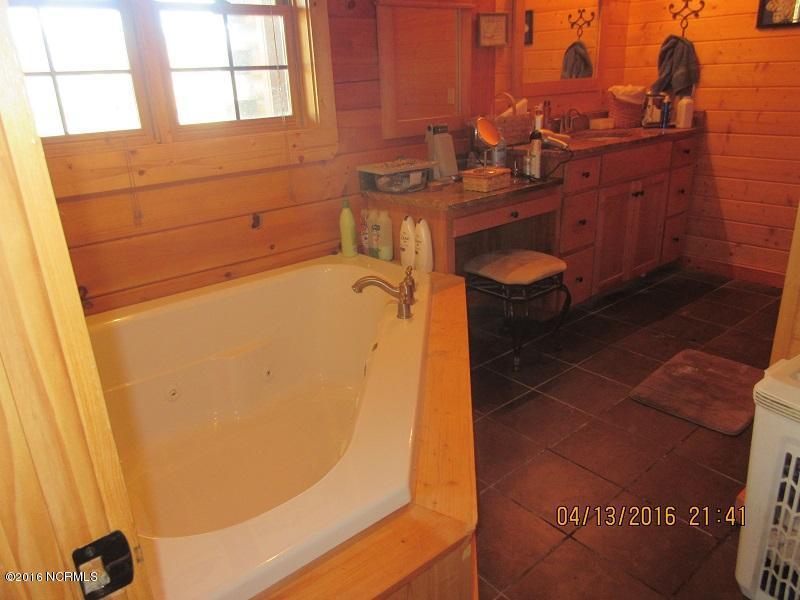 3596 Point Caswell Rd, Atkinson, NC 28421 photo 32