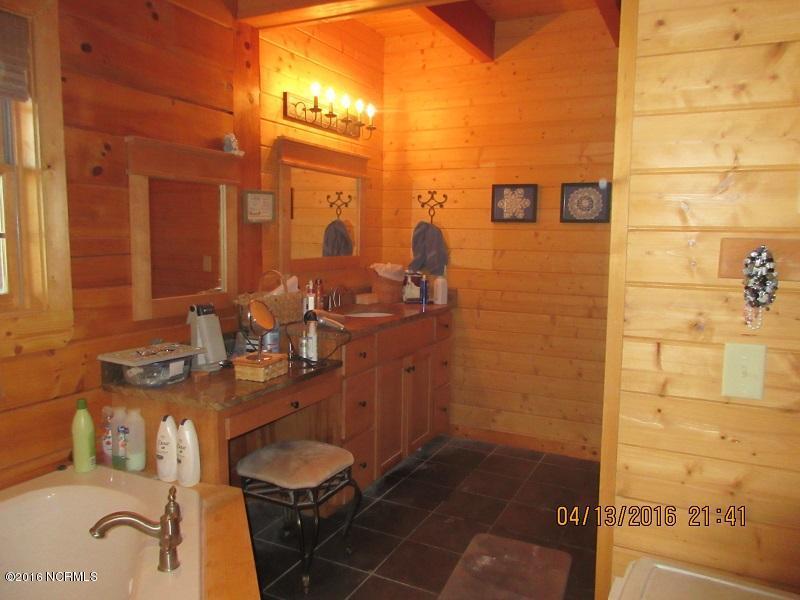 3596 Point Caswell Rd, Atkinson, NC 28421 photo 30