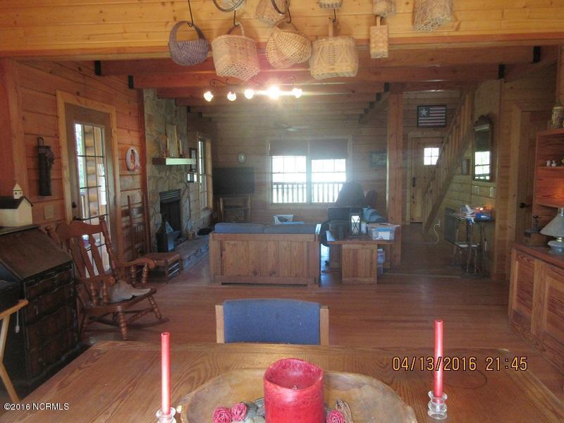 3596 Point Caswell Rd, Atkinson, NC 28421 photo 4