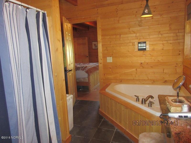 3596 Point Caswell Rd, Atkinson, NC 28421 photo 31